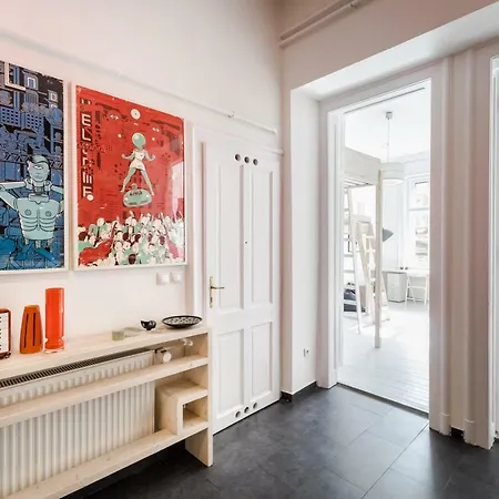 Bpr Pure White Art Budapest