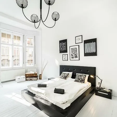 Bpr Pure White Art Lejlighed Budapest